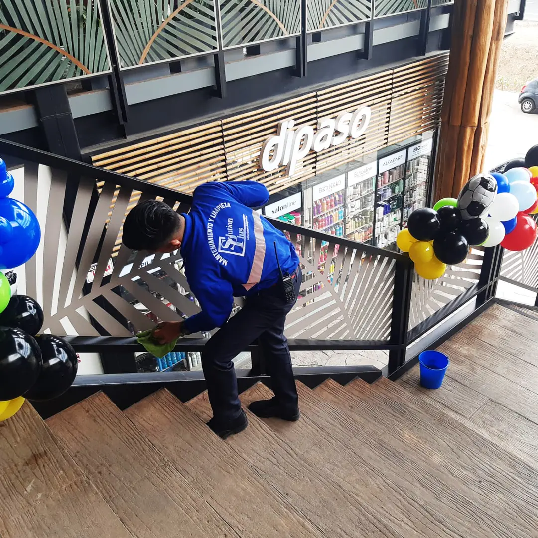 Servicio de limpieza en Guayaquil - Solution Plus-6