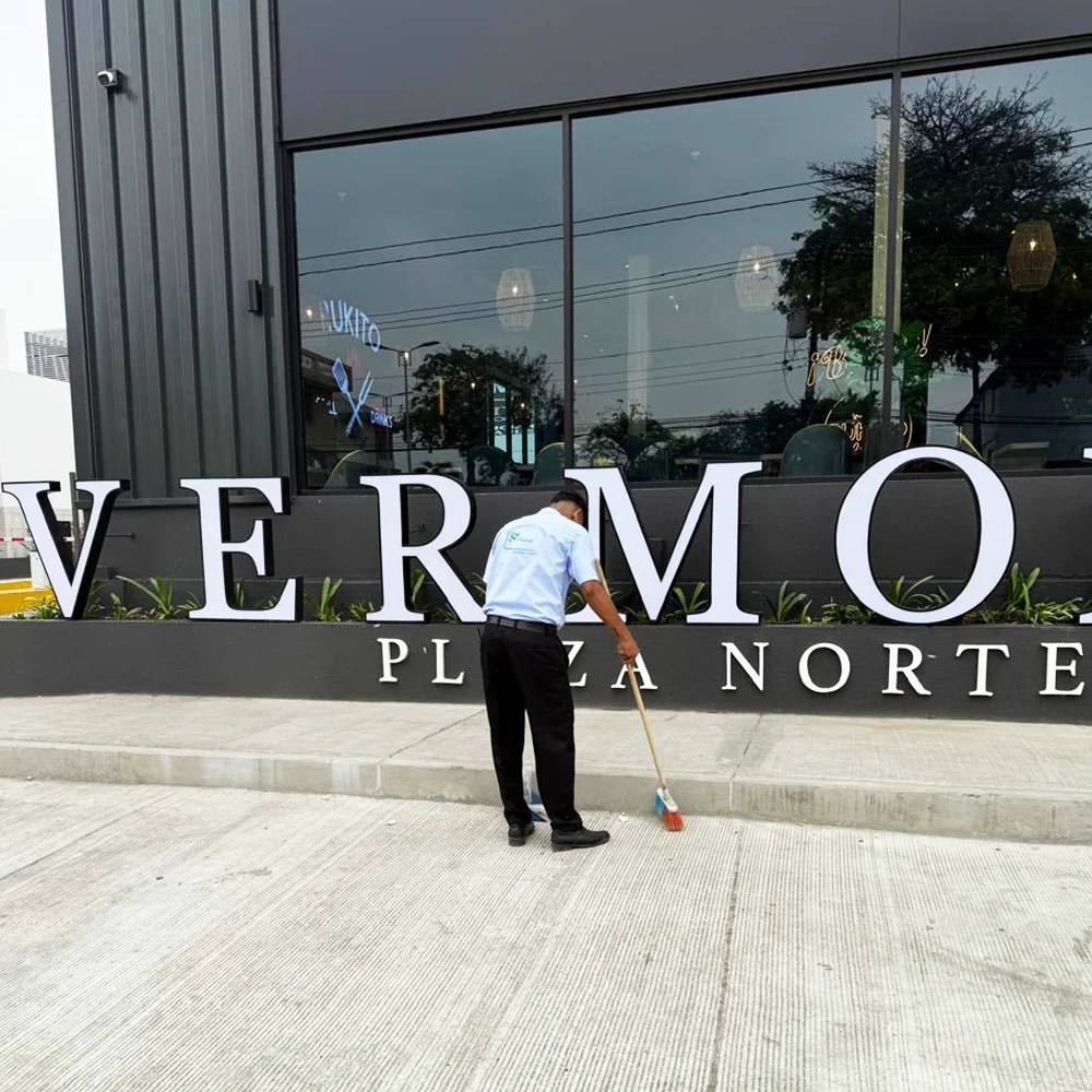 Servicio de limpieza en ecuador - Solution Plus-3